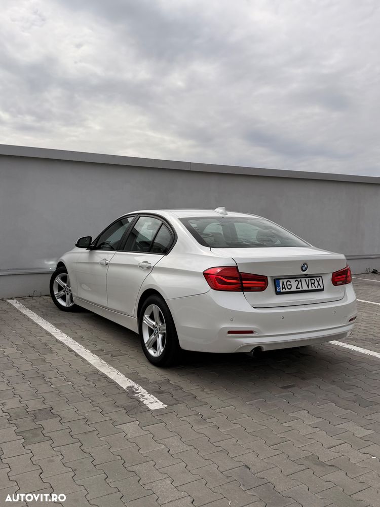 BMW Seria 3 320i Aut. Sport Line - 4