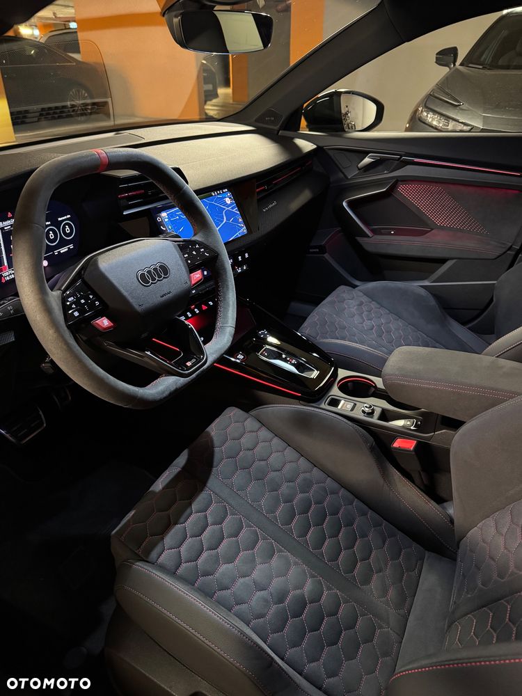 Audi RS3 Limousine - 15