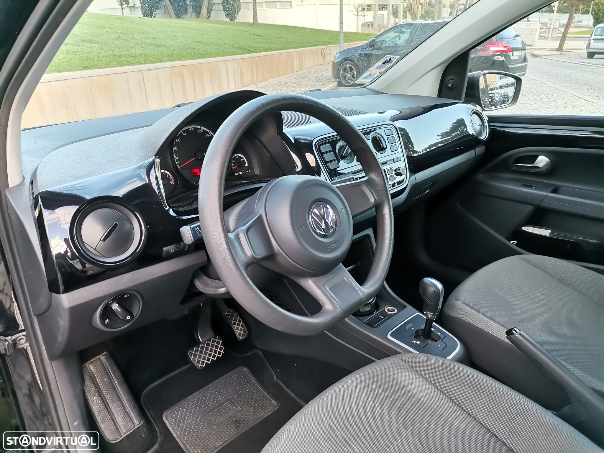 VW Up! 1.0 Move Auto - 9