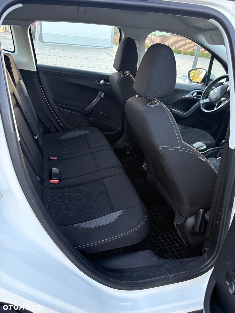 Peugeot 2008 1.2 Pure Tech Style - 13