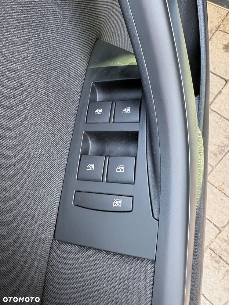 Opel Astra 1.4 T Executive - 9