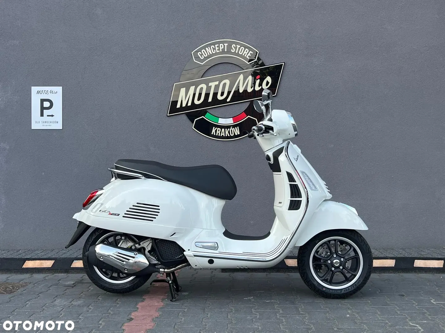 Vespa GTS - 9