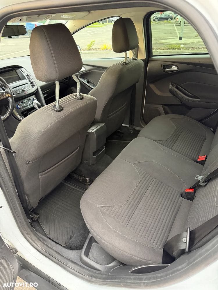 Ford Focus 1.5 TDCi Powershift Titanium - 10
