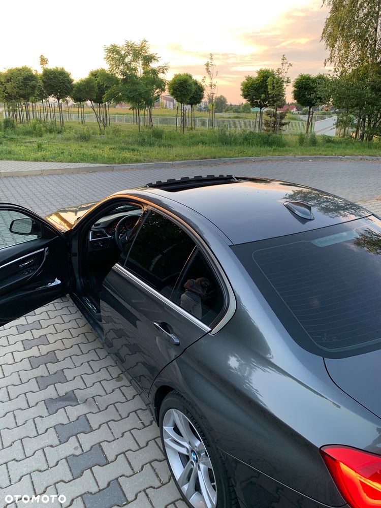 BMW Seria 3 330i GPF xDrive Sport Line Sport - 8