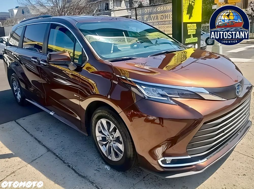 Toyota Sienna - 2