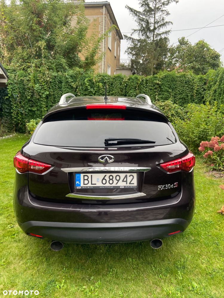 Infiniti FX FX30d S - 4