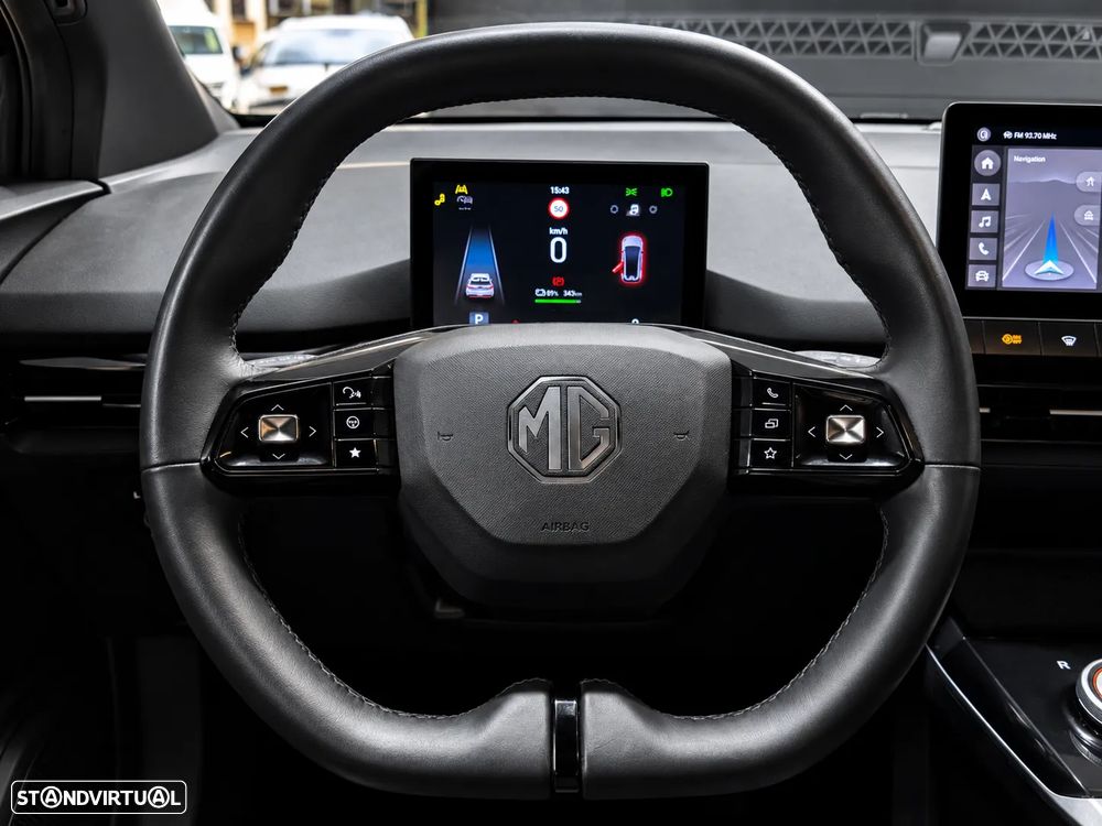 MG MG4 64 kWh Luxury - 30