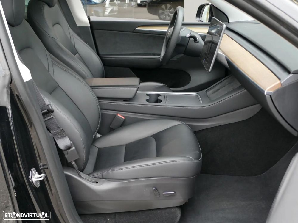 Tesla Model Y Standard - 28