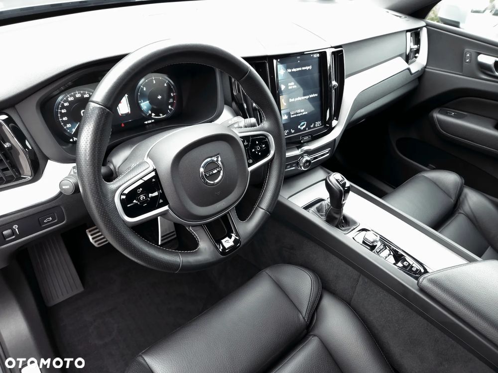 Volvo XC 60 D3 R-Design - 3