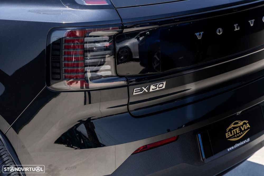 Volvo EX30 69 kWh Single Motor Extended Range Black Edition - 22
