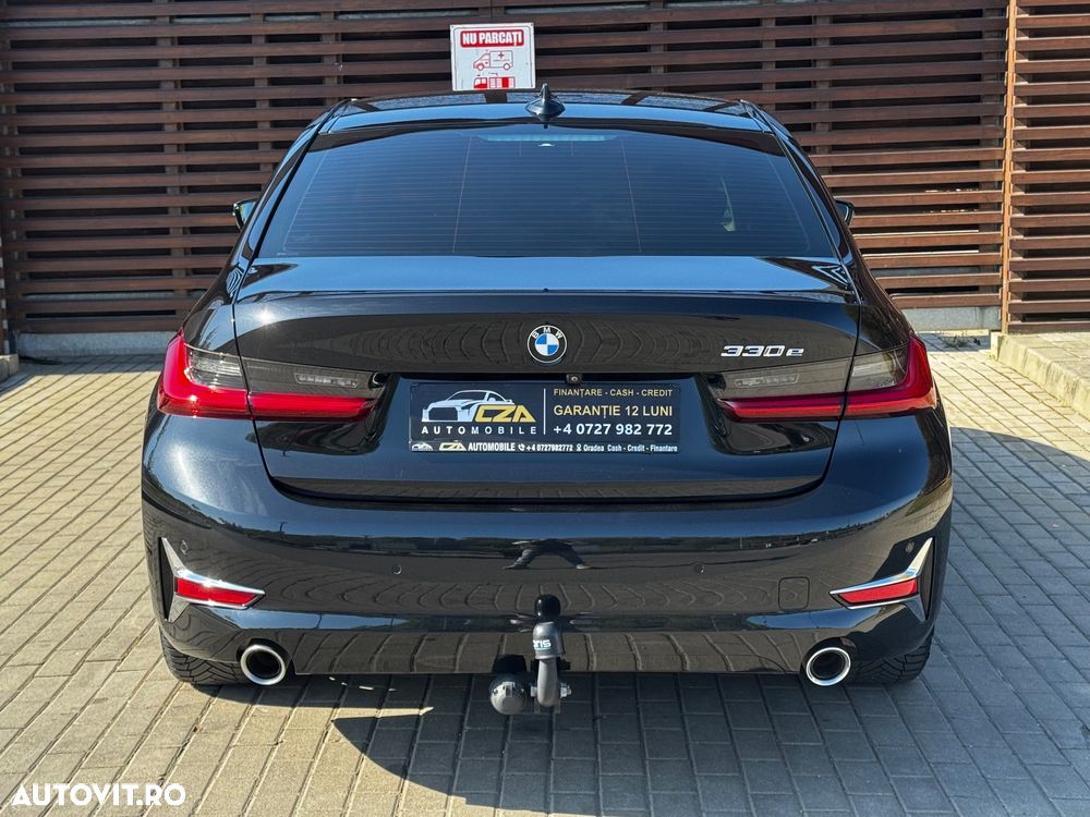 BMW Seria 3 330e Aut. Luxury Line - 13