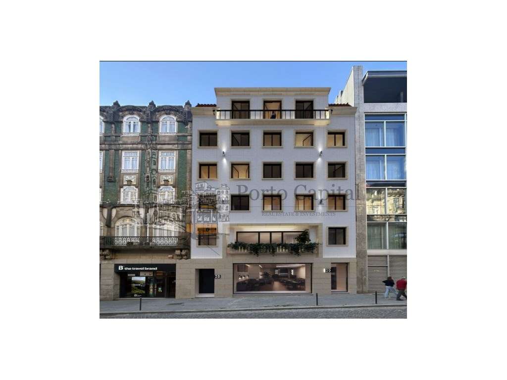 EXCELENTE APARTAMENTO T2 COM 94,20 M2 E ARRUMOS NO CENTRO DO PORTO - Grande imagem: 2/24