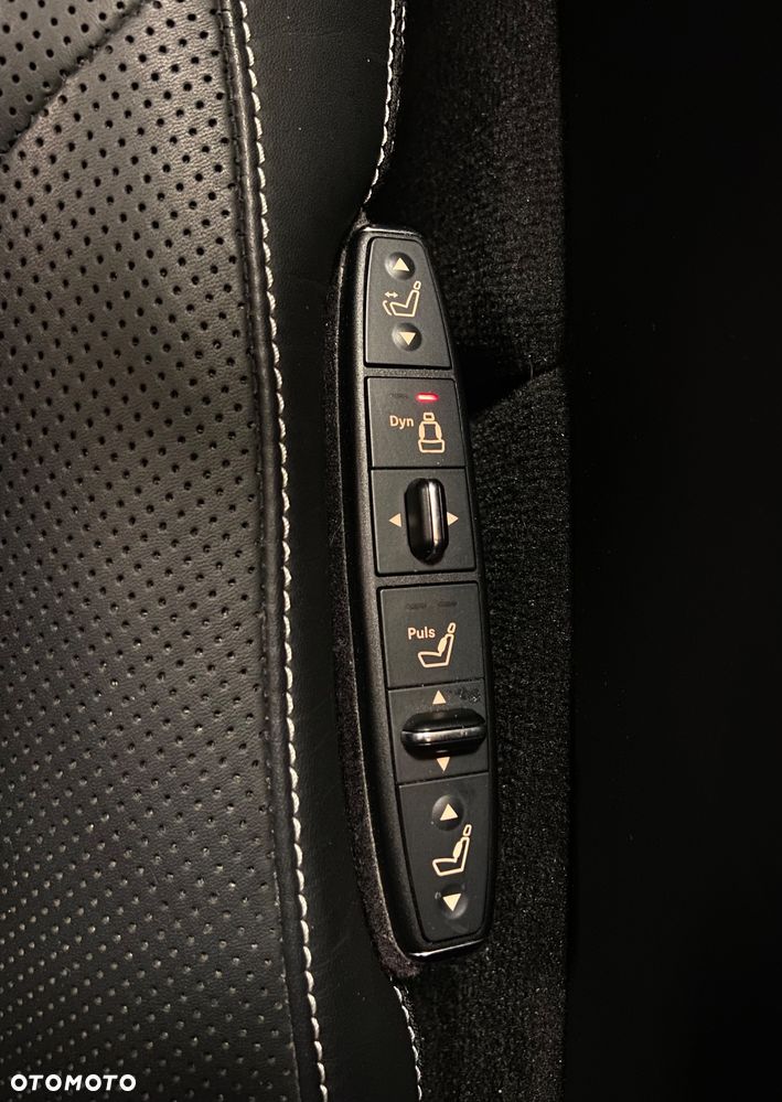 Mercedes-Benz CLS 500 4Matic 7G-TRONIC - 23