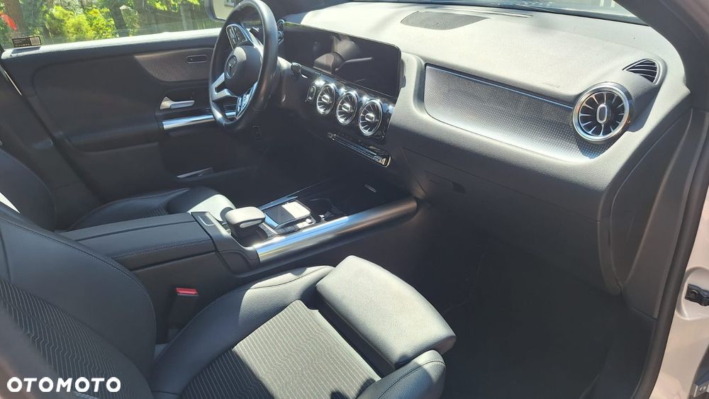 Mercedes-Benz GLA 250 4-Matic AMG Line - 11