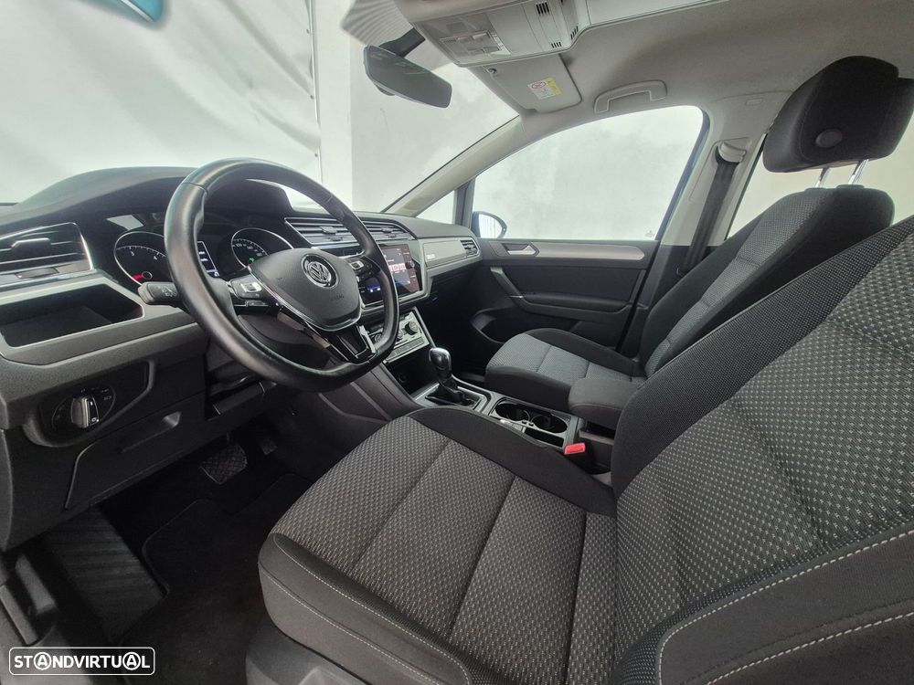 VW Touran 2.0 TDI Confortline DSG - 8