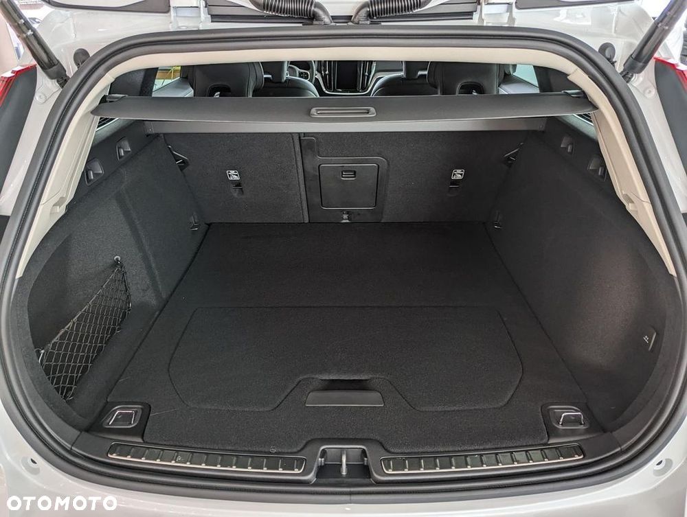 Volvo V60 B4 B Plus Dark - 8