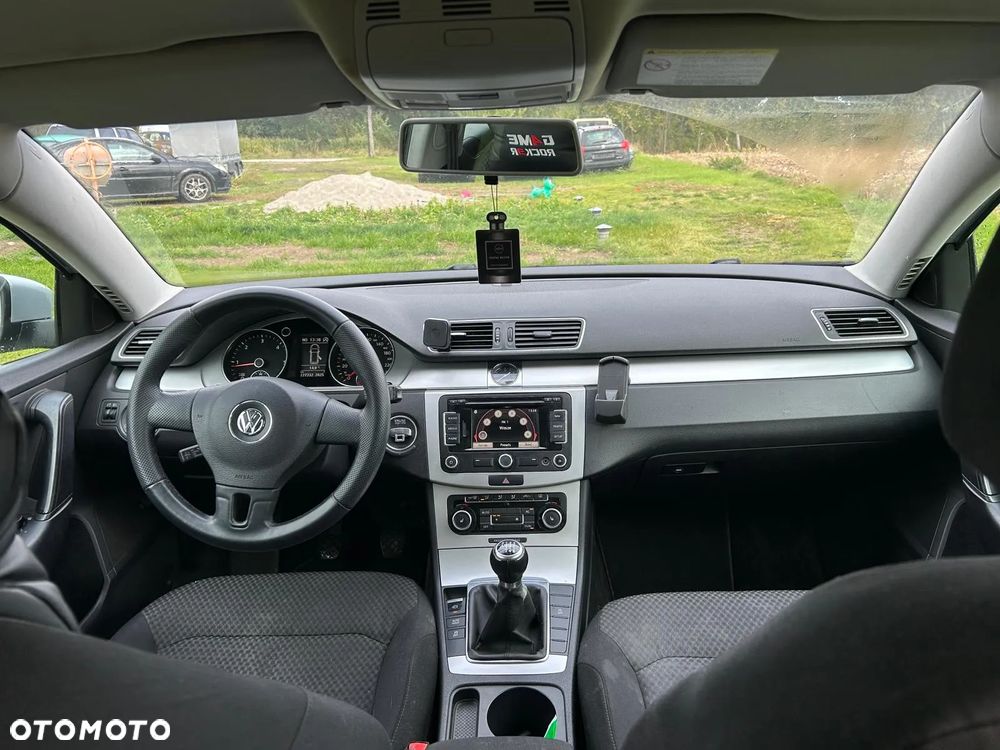 Volkswagen Passat - 8