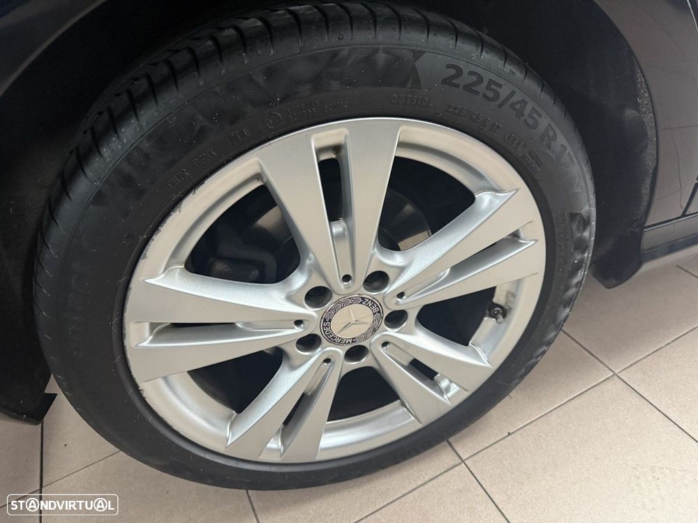 Mercedes-Benz A 180 d Urban - 23