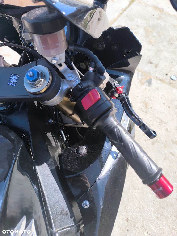 Suzuki GSX-R - 6