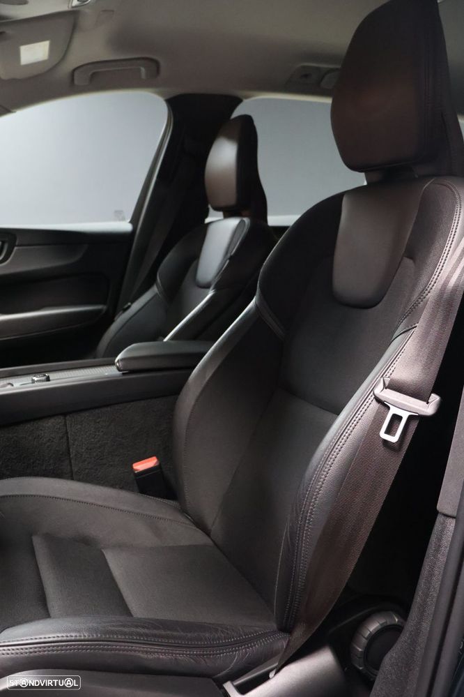 Volvo XC 60 D4 AWD Geartronic Momentum - 7