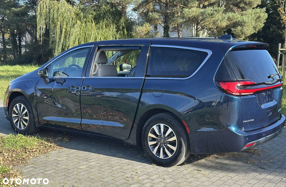 Chrysler Pacifica - 12