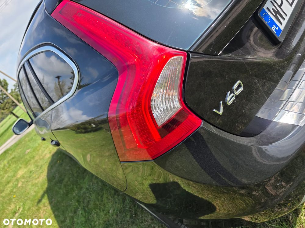 Volvo V60 D4 Geartronic Momentum - 30