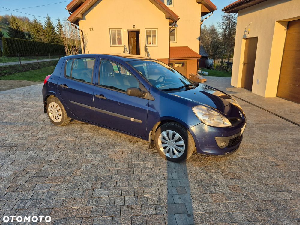 Renault Clio - 8