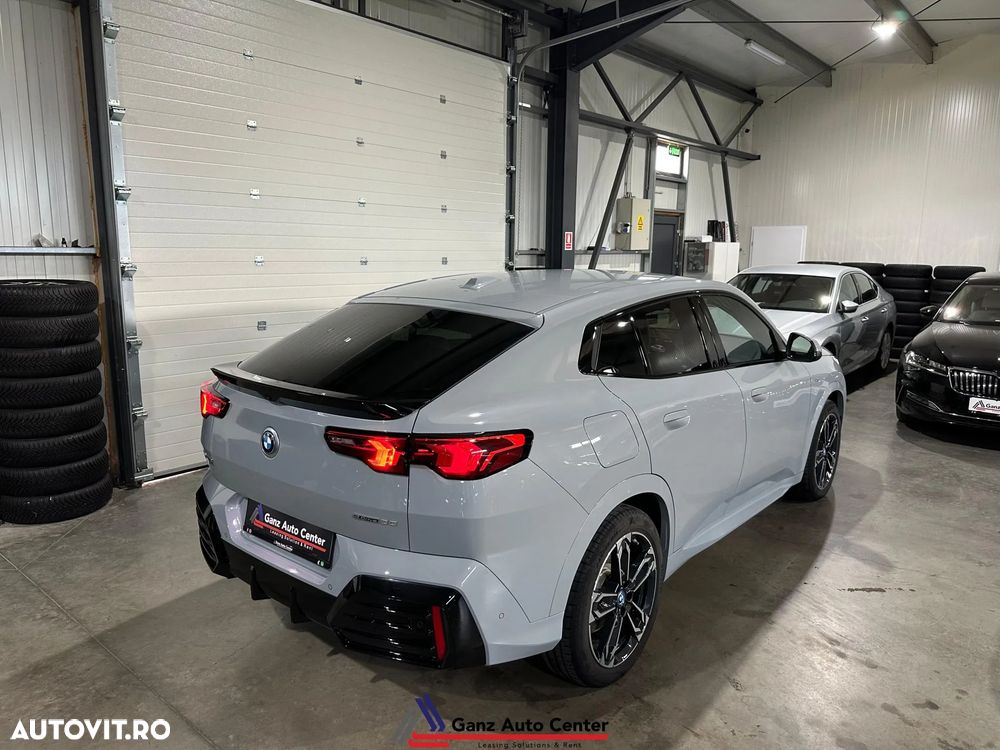 BMW iX2 eDrive20 - 32