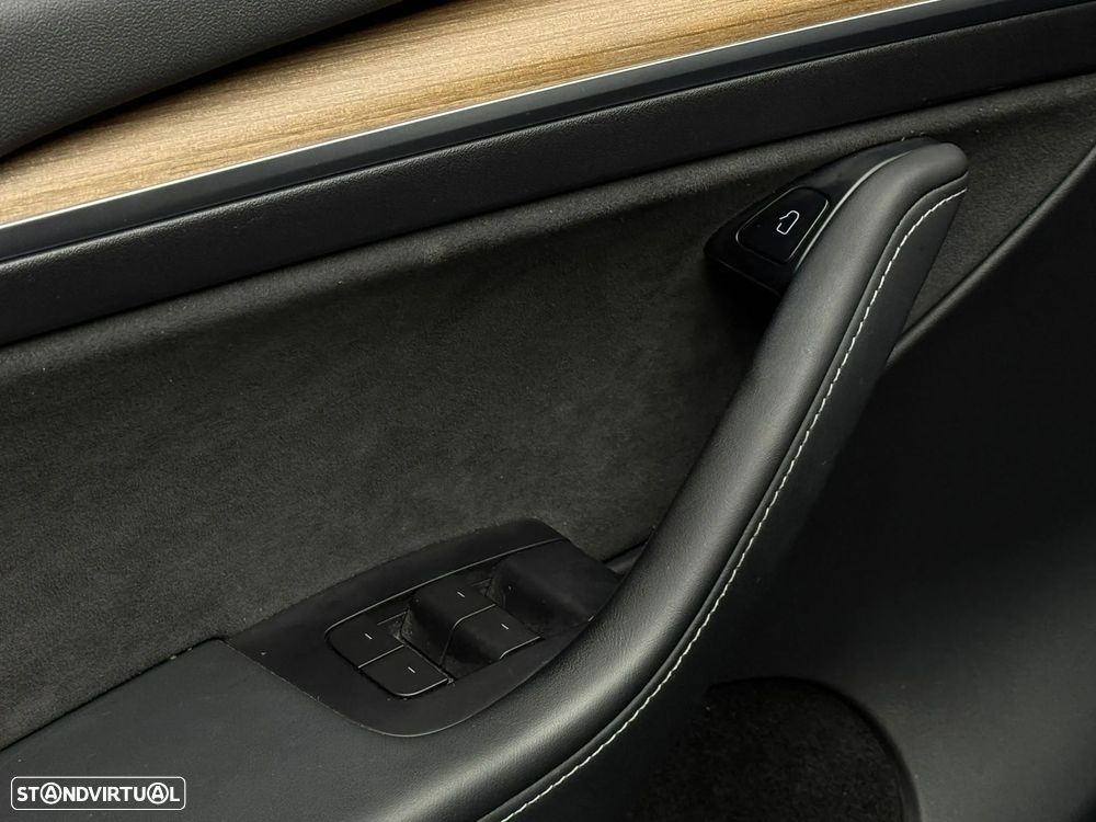 Tesla Model Y Performance Tração Integral - 14