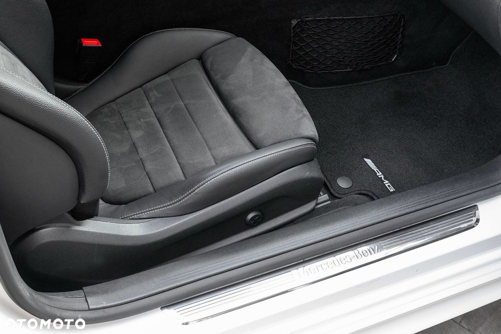 Mercedes-Benz Klasa E 220 d 4-Matic 9G-TRONIC - 19