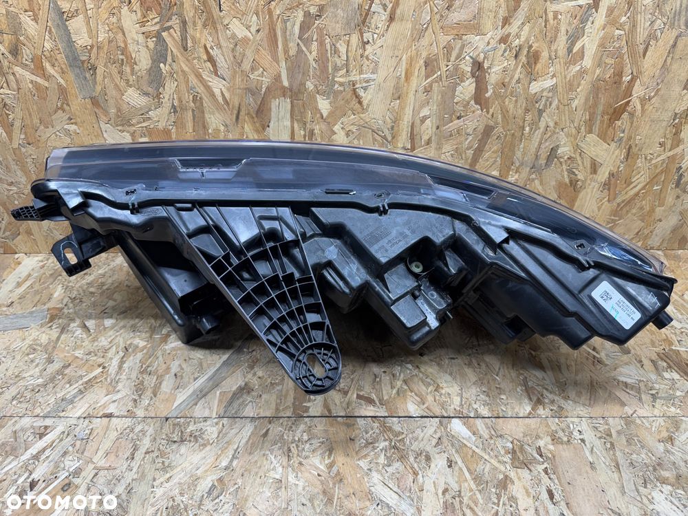 Przednia prawa lampa Ford mustang mach e full led - 2