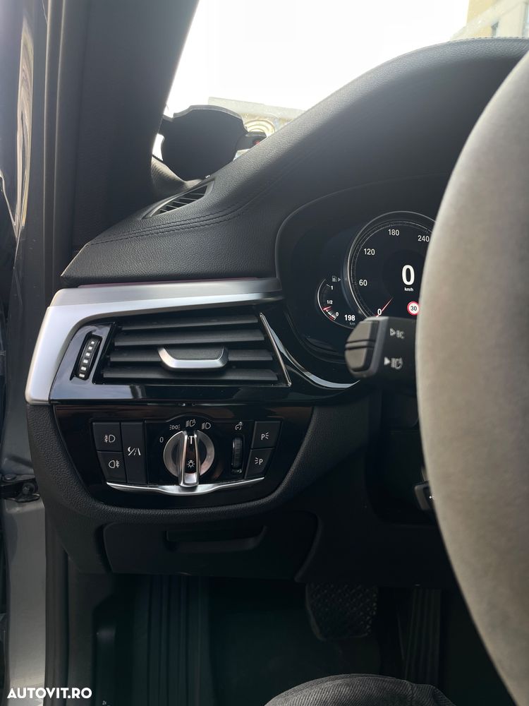 BMW Seria 5 540i xDrive Aut. Luxury Line - 12