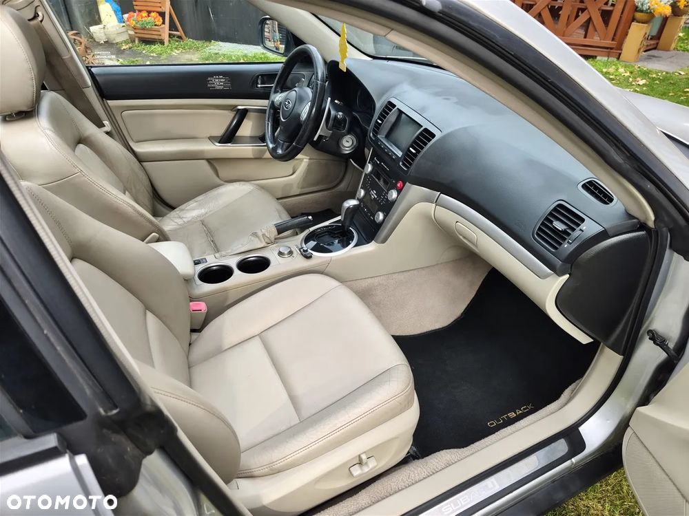 Subaru Legacy - 13