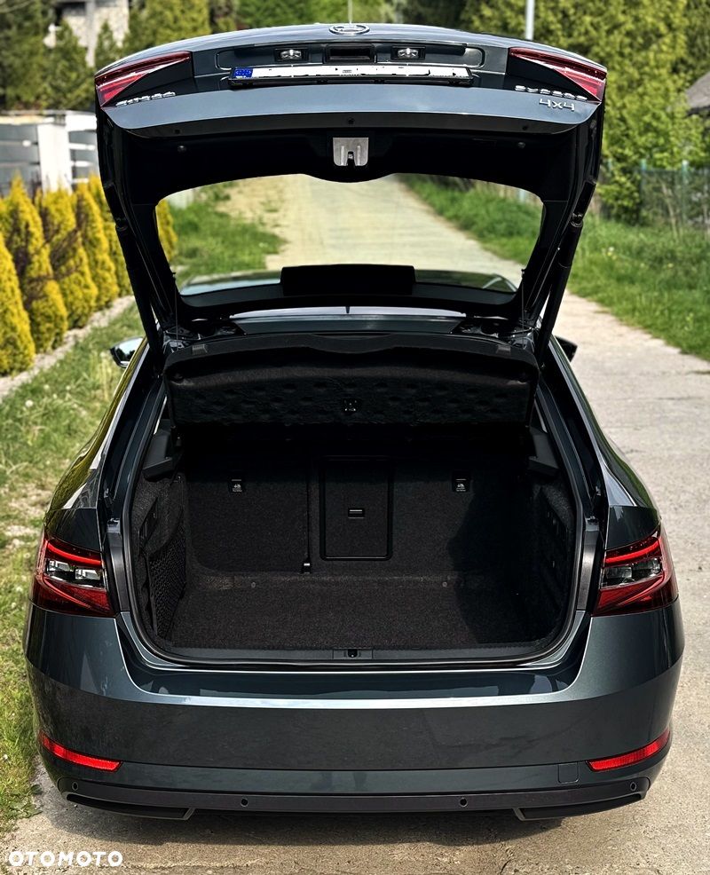 Skoda Superb 2.0 TDI SCR 4x4 Ambition DSG - 34