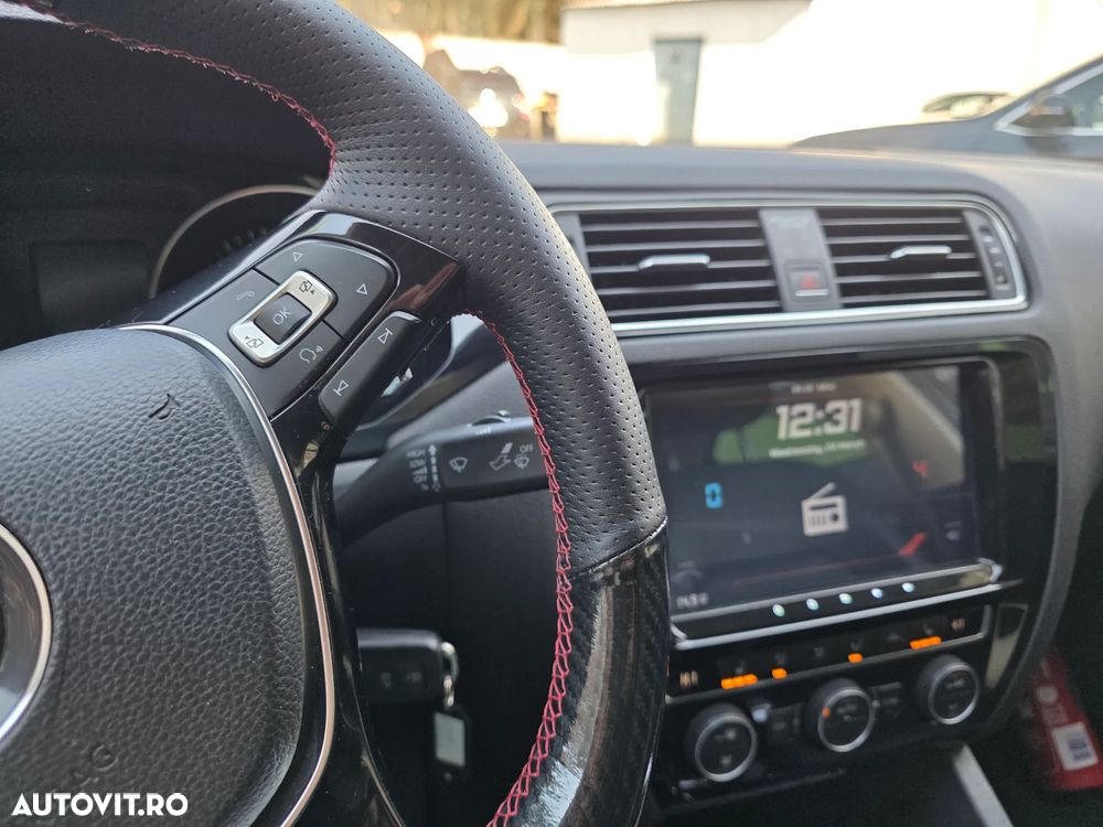 Volkswagen Jetta 1.4 DSG Highline - 17