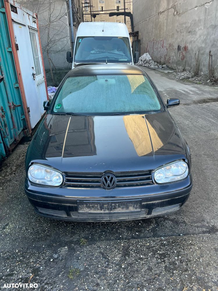Dezmembrez VW Volkswagen Golf 4 negru 1,4 benzina BCA 2002 - 2