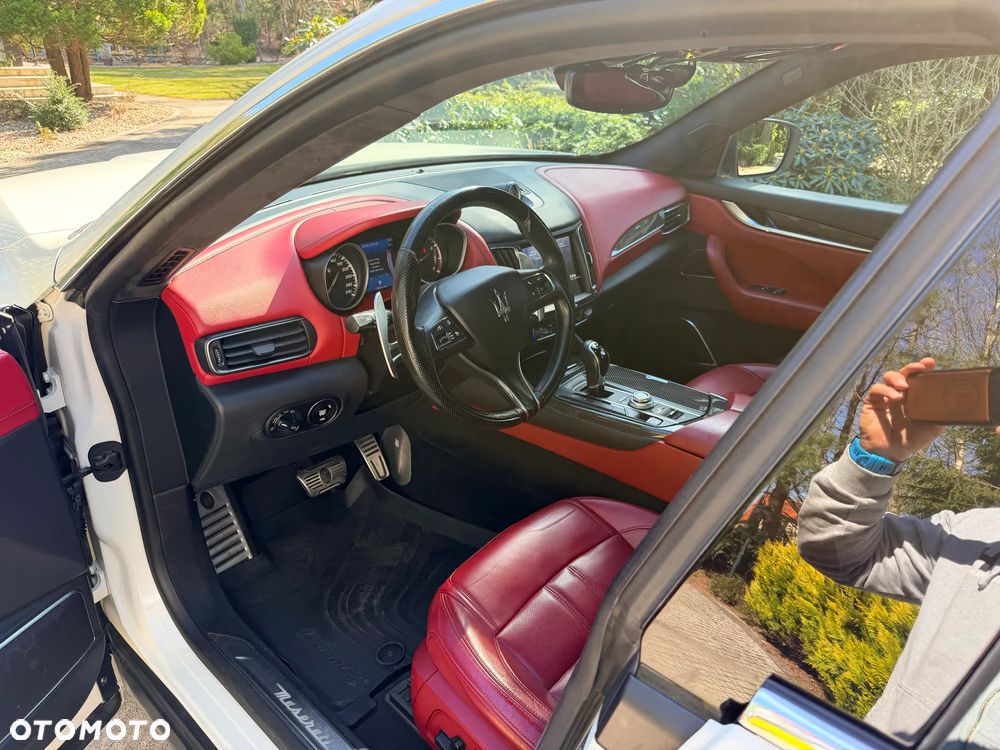 Maserati Levante S Q4 - 11