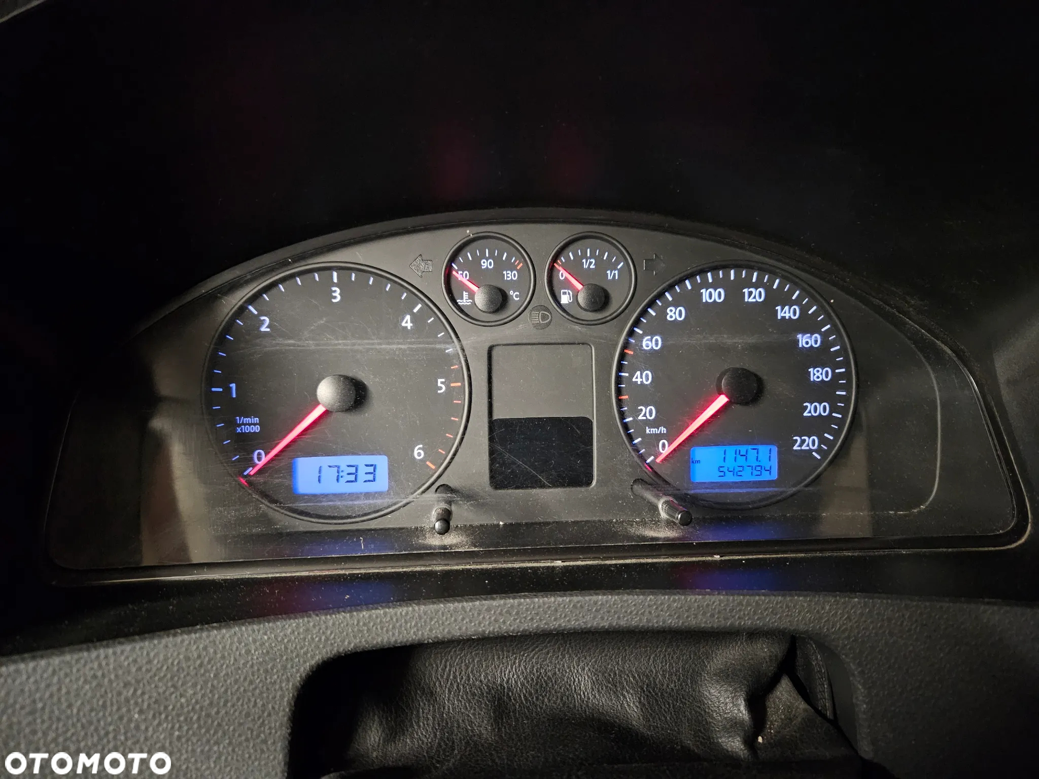 Volkswagen Caravelle - 12