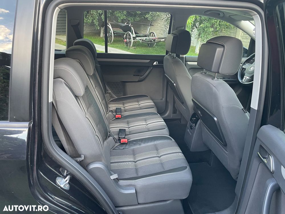 Volkswagen Touran - 21