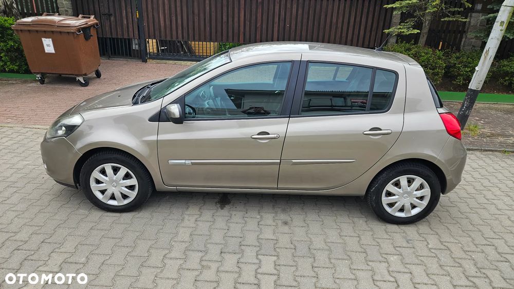 Renault Clio 1.2 16V Expression - 9