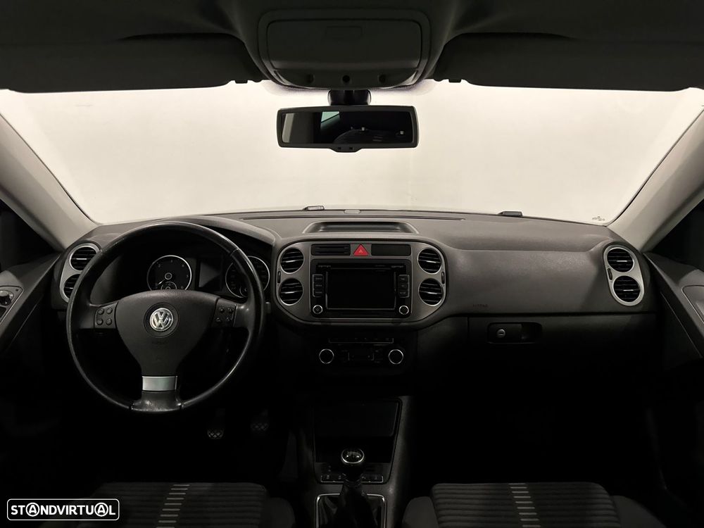 VW Tiguan 2.0 TDi Sport BlueMotion - 32