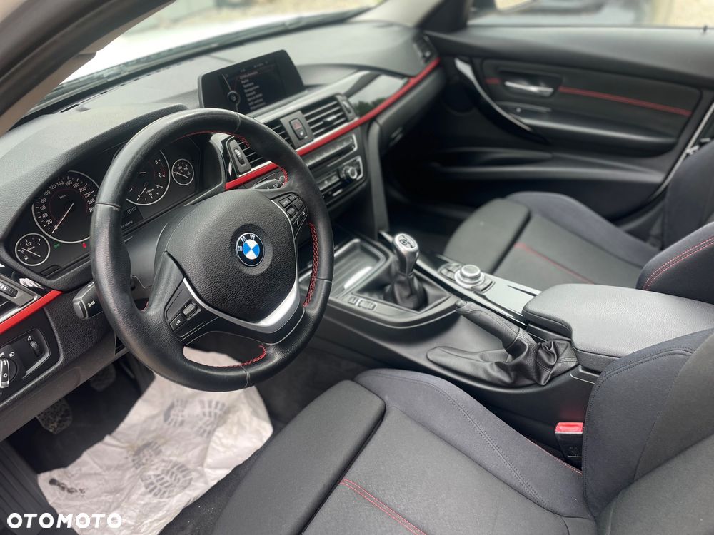 BMW Seria 3 318d DPF Edition Sport - 10