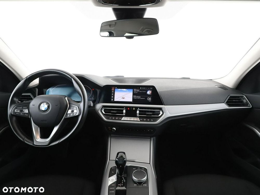 BMW Seria 3 318d MHEV Advantage - 16