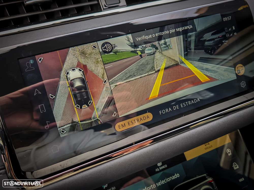 Land Rover Range Rover Evoque P300e R-Dynamic HSE - 23