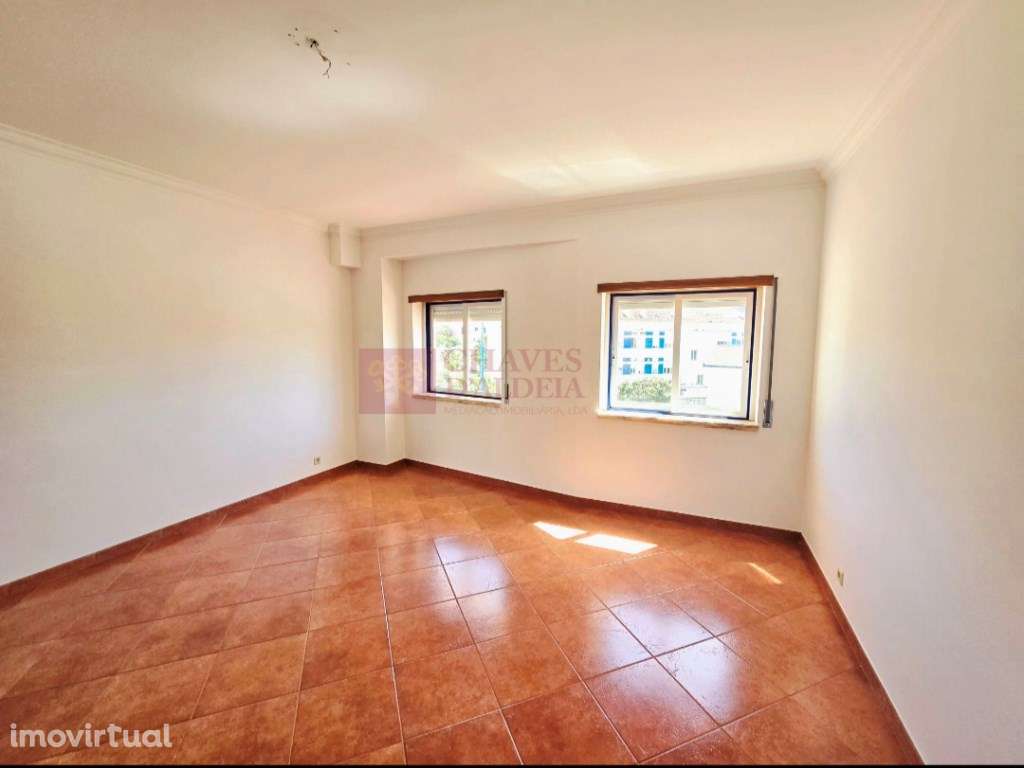 Ericeira - Centro - T2 com garagem e terraço - Grande imagem: 3/18