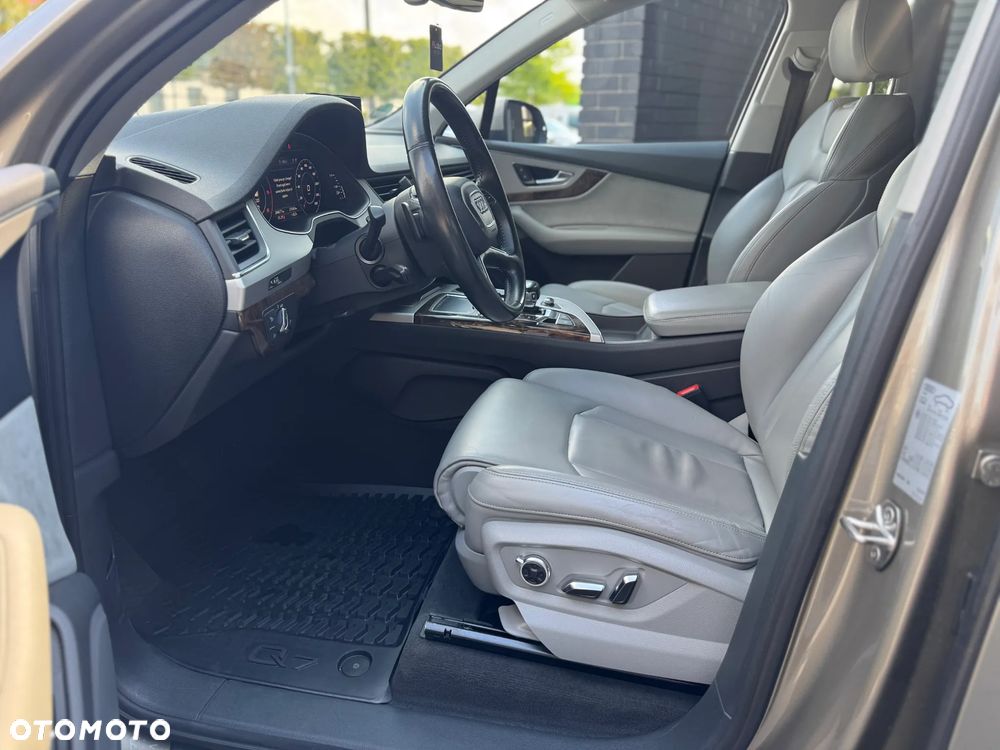 Audi Q7 - 24