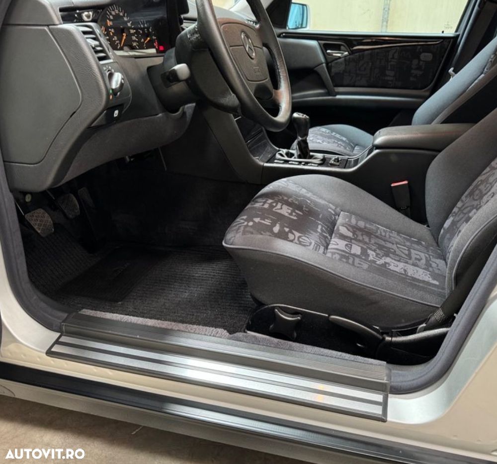 Mercedes-Benz E - 13