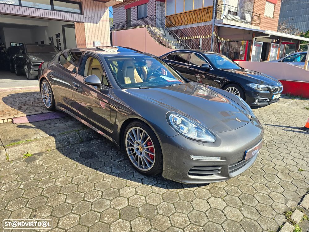Porsche Panamera Standard - 4