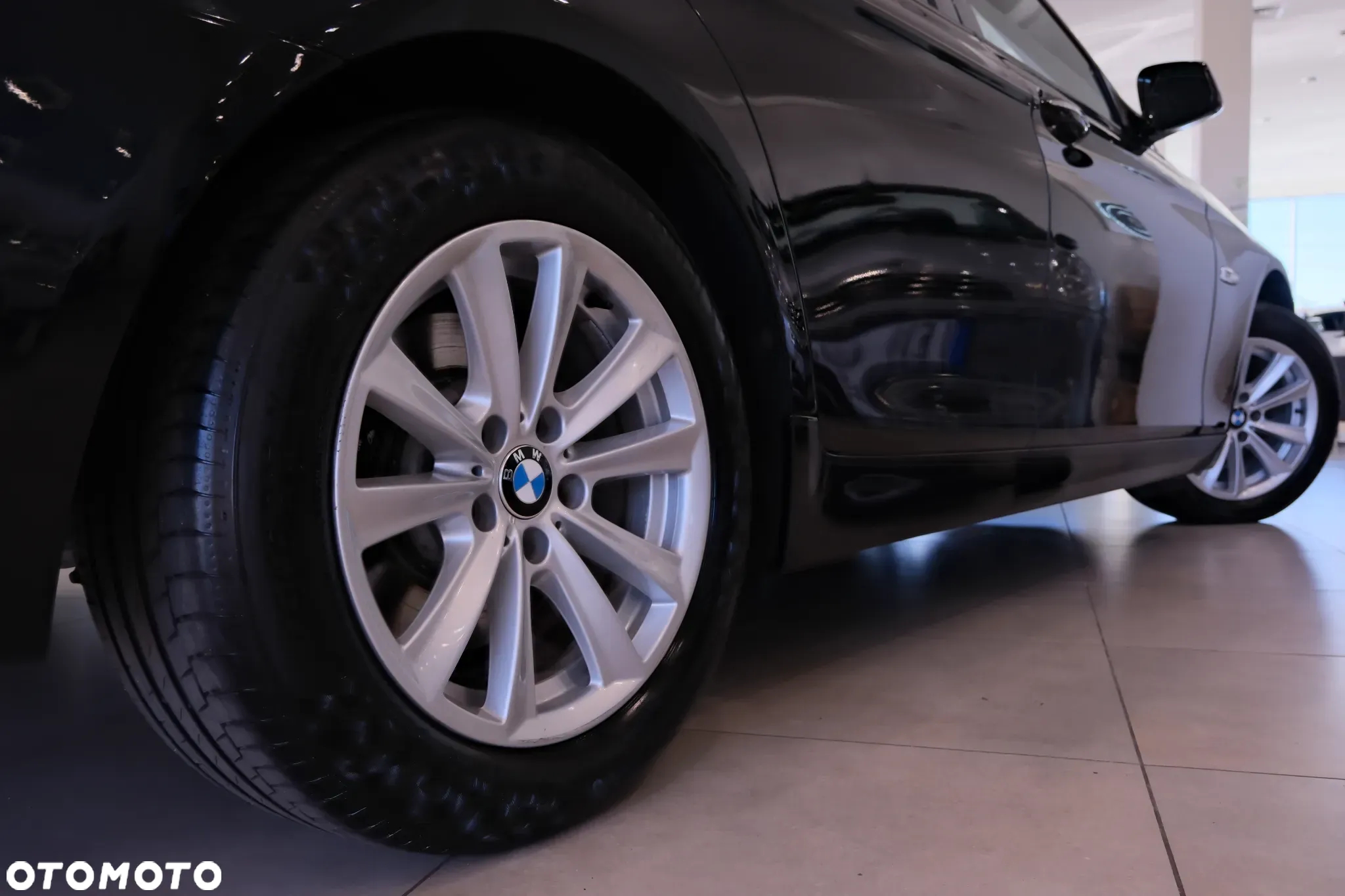 BMW Seria 5 523i - 11