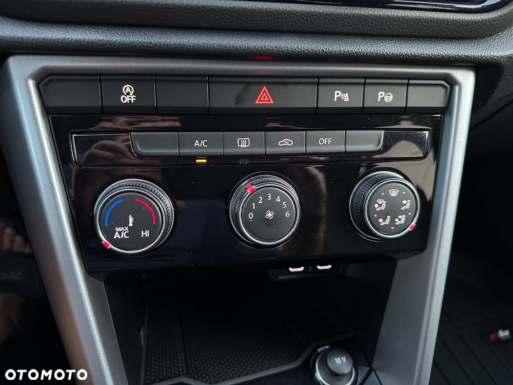 Volkswagen T-Roc 1.5 TSI Life - 35